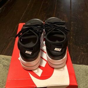 Women’s Nike icon classic sandal